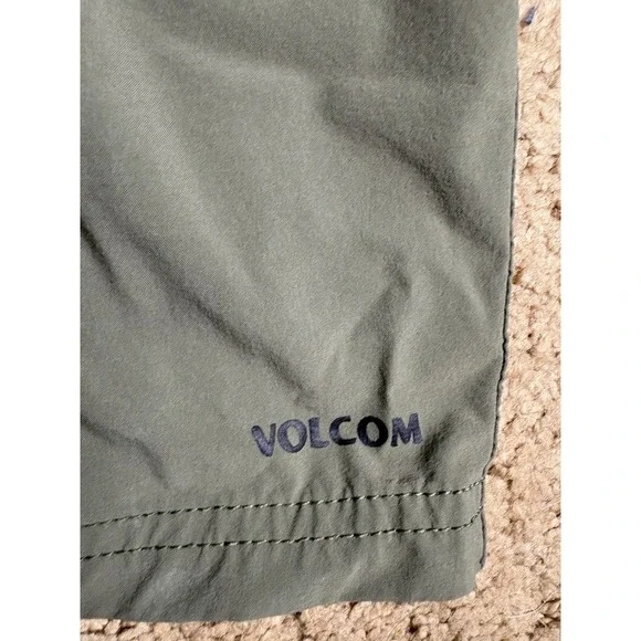 Volcom Frickin Cross Shred Shorts Men 30 Olive Green Hybrid Moisture Wicking - Picture 3 of 11